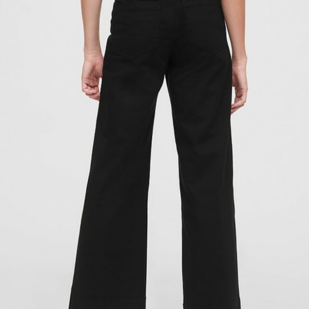 Women’s High Rise Wide Leg Crop Pant